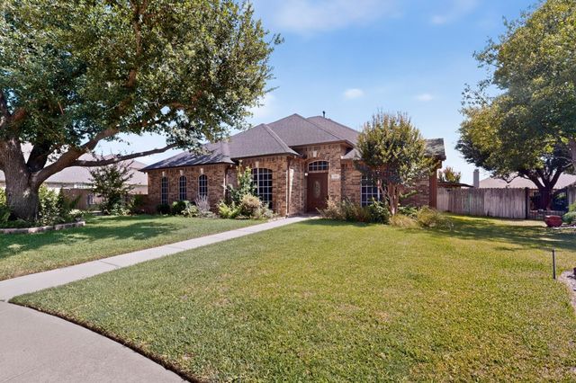 713 Mockingbird Court, Crowley, TX 76036