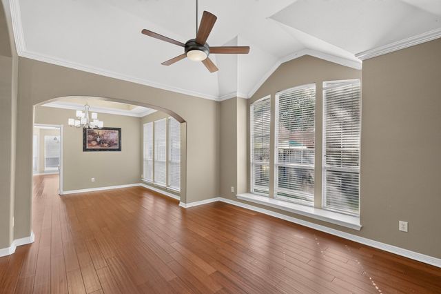 713 Mockingbird Court, Crowley, TX 76036