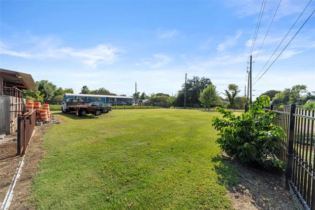 4402 Lily Lane, Fresno, TX 77545