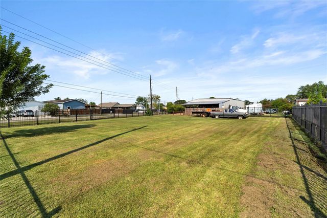 4402 Lily Lane, Fresno, TX 77545