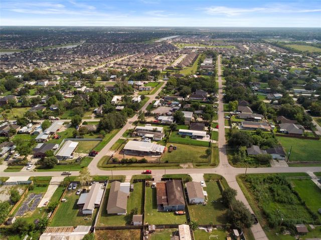 4402 Lily Lane, Fresno, TX 77545