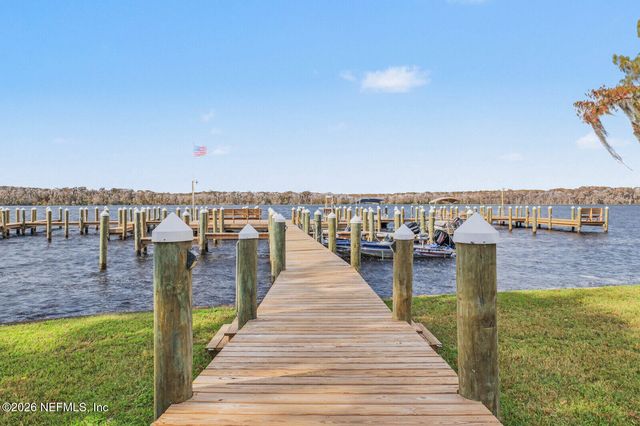 222 RIVER BEND Place BLDG C, Welaka, FL 32193