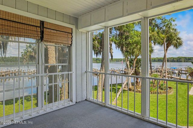 222 RIVER BEND Place BLDG C, Welaka, FL 32193