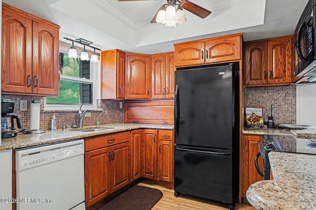 222 RIVER BEND Place BLDG C, Welaka, FL 32193