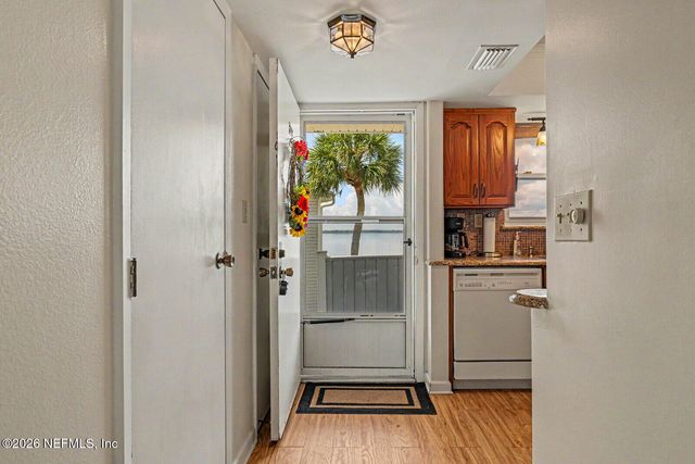 222 RIVER BEND Place BLDG C, Welaka, FL 32193