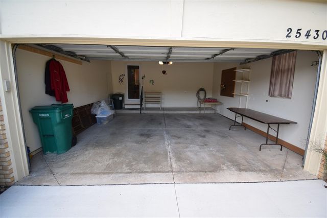 25430 Bohn Court, Flat Rock, MI 48134