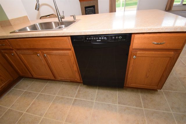 25430 Bohn Court, Flat Rock, MI 48134