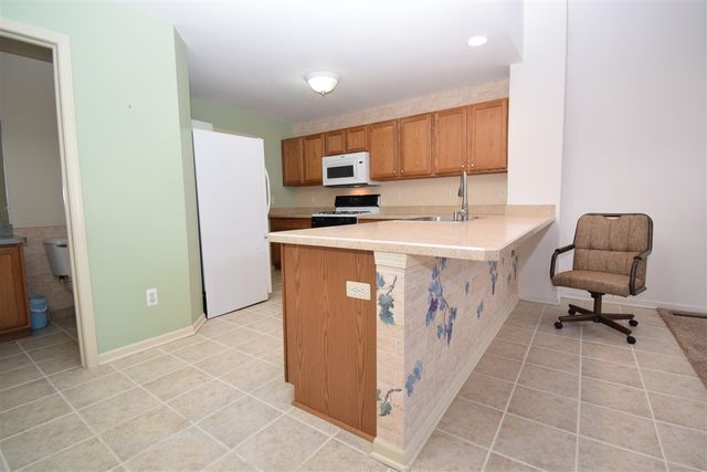 25430 Bohn Court, Flat Rock, MI 48134