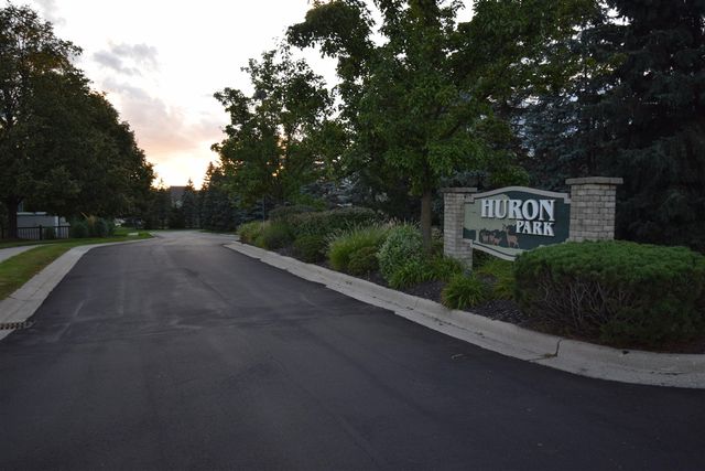 25430 Bohn Court, Flat Rock, MI 48134