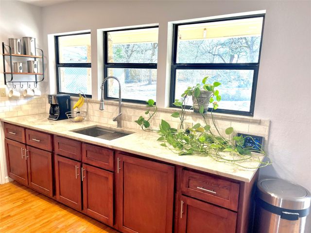 251 Milam LN, Bastrop, TX 78602