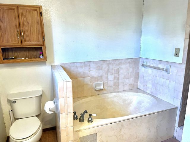 251 Milam LN, Bastrop, TX 78602