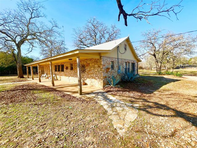 251 Milam LN, Bastrop, TX 78602