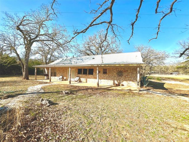 251 Milam LN, Bastrop, TX 78602