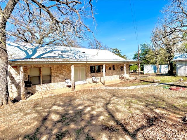 251 Milam LN, Bastrop, TX 78602
