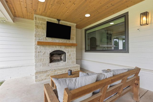 8322 FM 512, Wolfe City, TX 75496