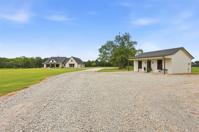 8322 FM 512, Wolfe City, TX 75496