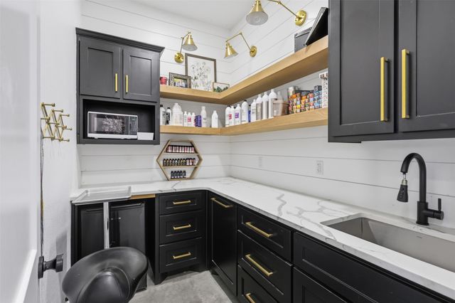 8322 FM 512, Wolfe City, TX 75496