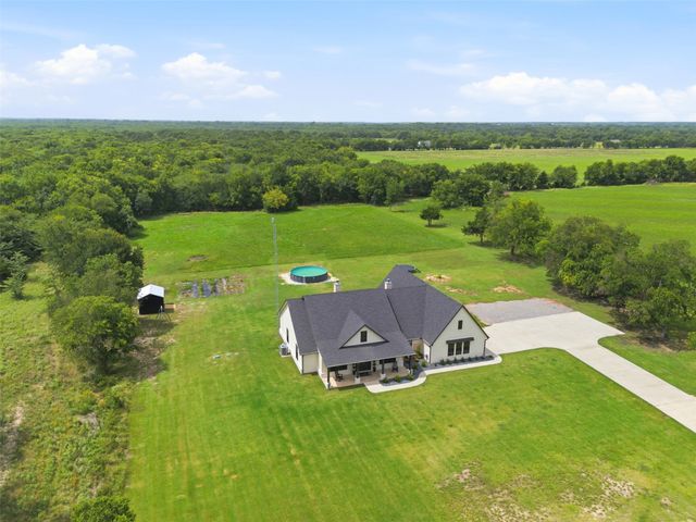 8322 FM 512, Wolfe City, TX 75496