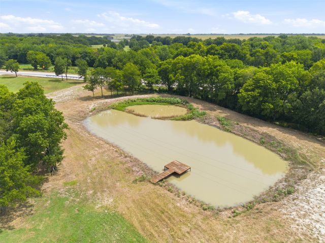 8322 FM 512, Wolfe City, TX 75496