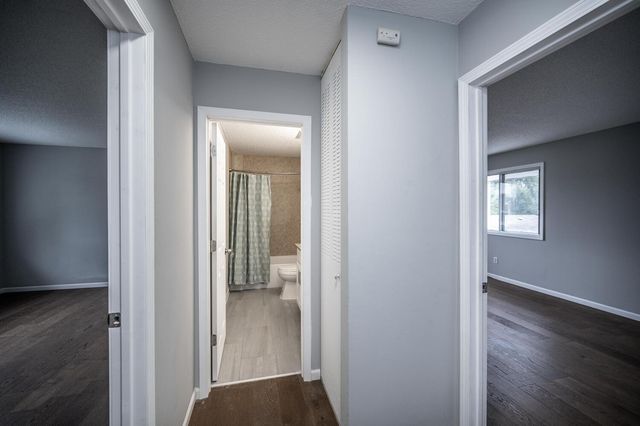 2321 Pond Avenue E, Maplewood, MN 55119