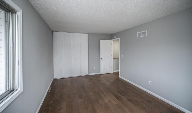 2321 Pond Avenue E, Maplewood, MN 55119