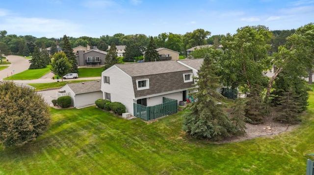 2321 Pond Avenue E, Maplewood, MN 55119