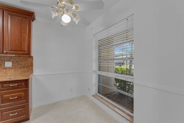8829 Bella Vista Drive 282, Boca Raton, FL 33433