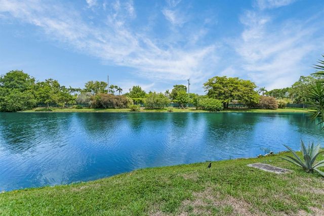 8829 Bella Vista Drive 282, Boca Raton, FL 33433