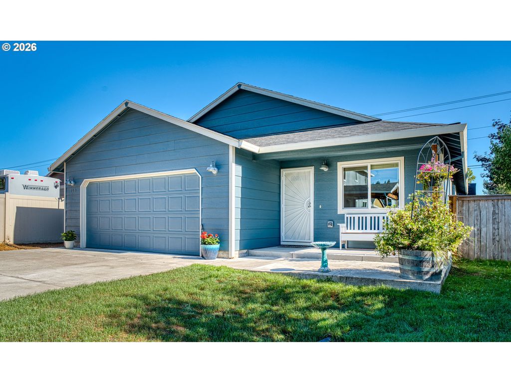 Image 1 of property listing at 113 Ne WHISPERING RIVER Ct, Mc Minnville, OR 97128