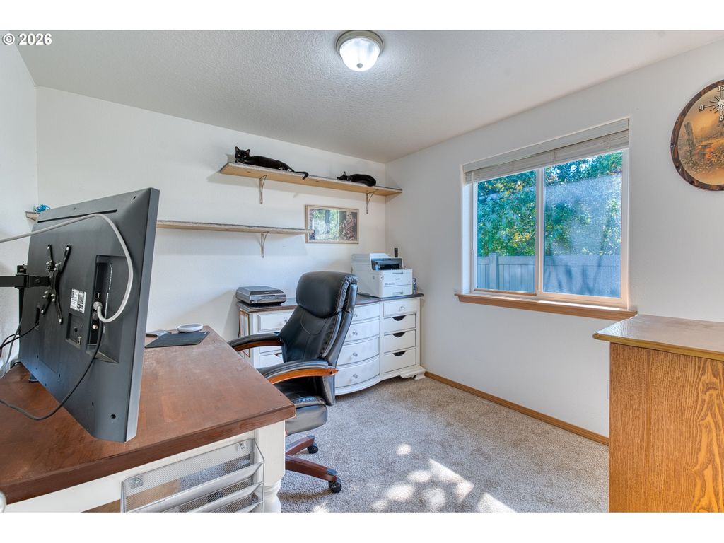 Image 17 of property listing at 113 Ne WHISPERING RIVER Ct, Mc Minnville, OR 97128