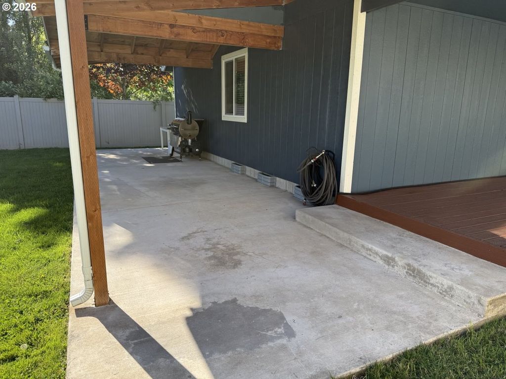 Image 21 of property listing at 113 Ne WHISPERING RIVER Ct, Mc Minnville, OR 97128
