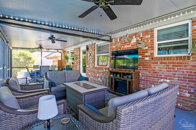 5740 Limestone Rd, Pensacola, FL 32504