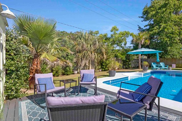 5740 Limestone Rd, Pensacola, FL 32504