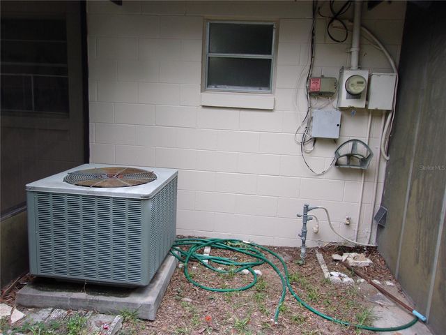 5700 NE 6TH PLACE, Ocala, FL 34470