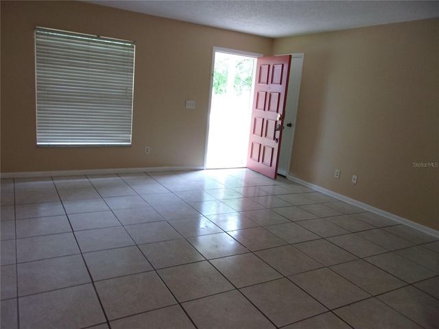 5700 NE 6TH PLACE, Ocala, FL 34470