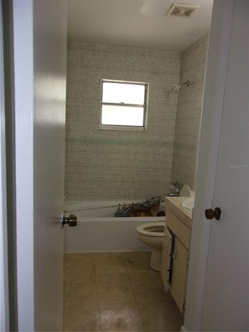 5700 NE 6TH PLACE, Ocala, FL 34470