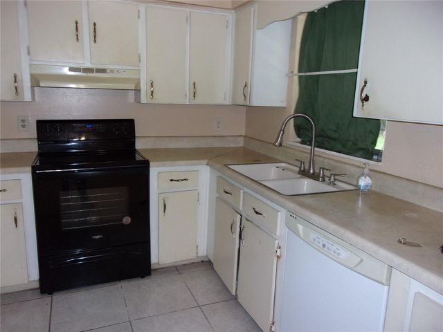 5700 NE 6TH PLACE, Ocala, FL 34470