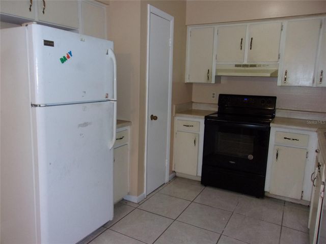 5700 NE 6TH PLACE, Ocala, FL 34470