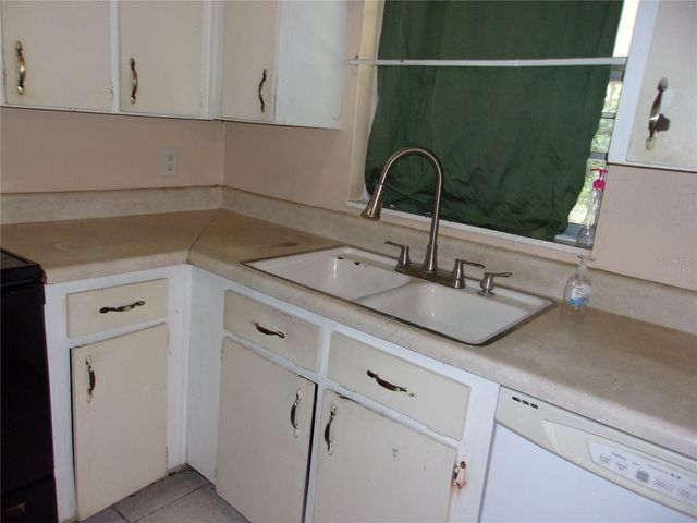 5700 NE 6TH PLACE, Ocala, FL 34470