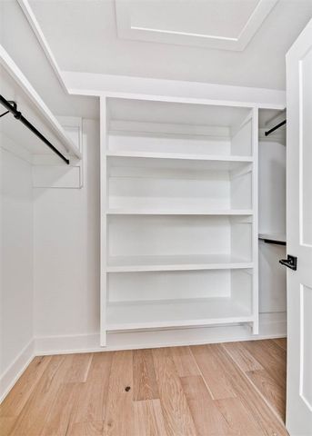 212 NW 9th Street, Bentonville, AR 72712