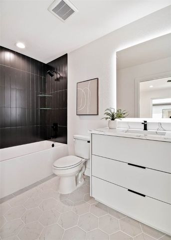 212 NW 9th Street, Bentonville, AR 72712