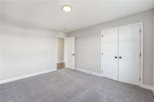 11115 N Glenwood Avenue, Kansas City, MO 64157