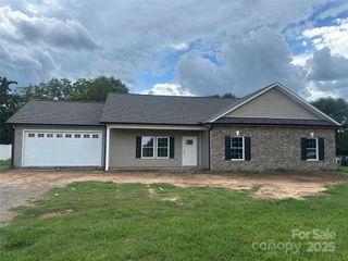 3835 Sulphur Springs Road NE, Hickory, NC 28601