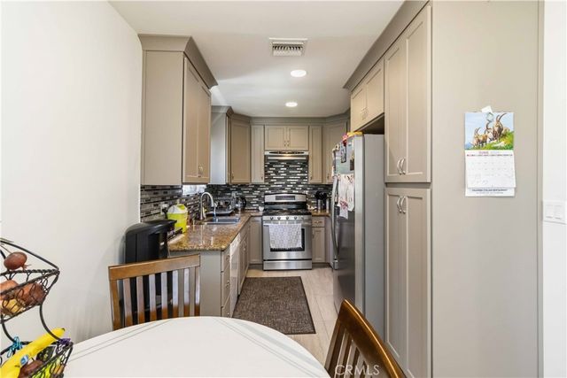 19406 Enadia, Reseda, CA 91335