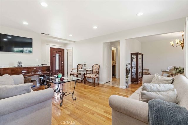 19406 Enadia, Reseda, CA 91335