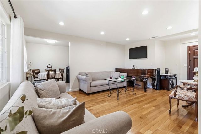 19406 Enadia, Reseda, CA 91335