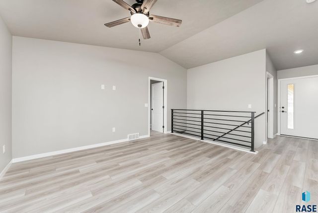 6818 W 5th St Street, Sioux Falls, SD 57107