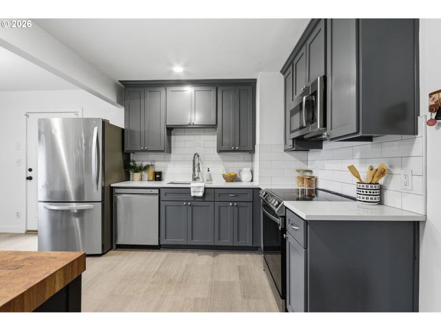 6621 Se CARLTON St, Portland, OR 97206