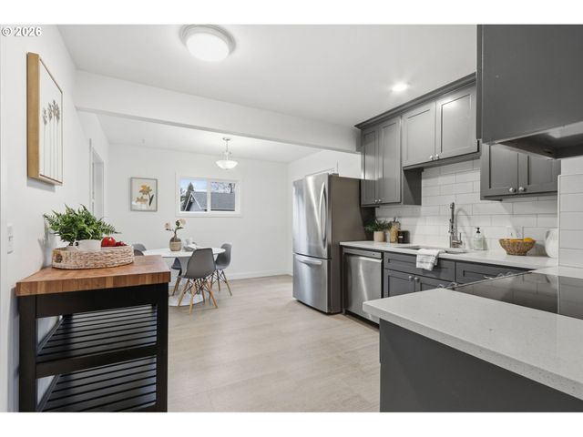 6621 Se CARLTON St, Portland, OR 97206