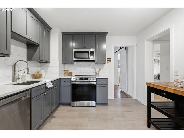 6621 Se CARLTON St, Portland, OR 97206